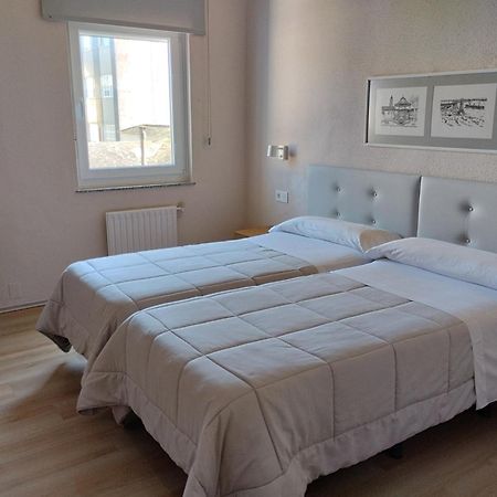 Hotel Ros Mary Ribadeo Buitenkant foto