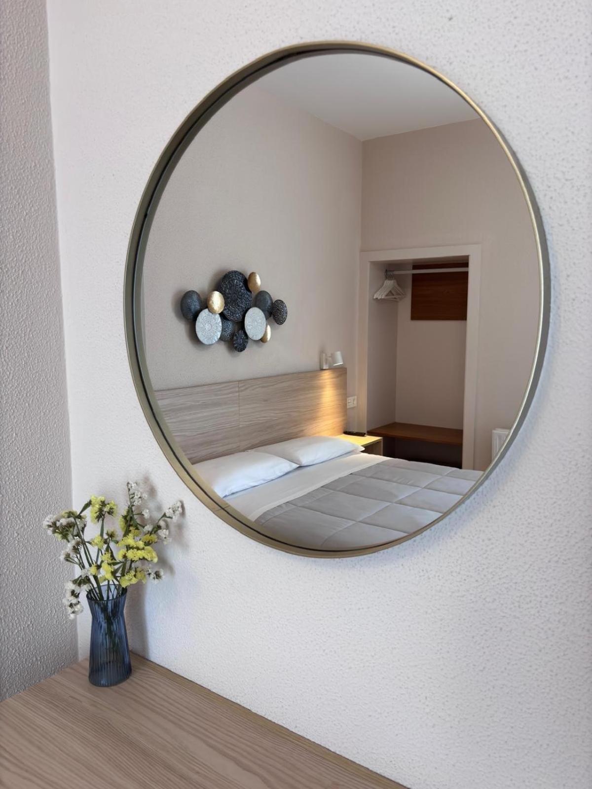 Hotel Ros Mary Ribadeo Buitenkant foto