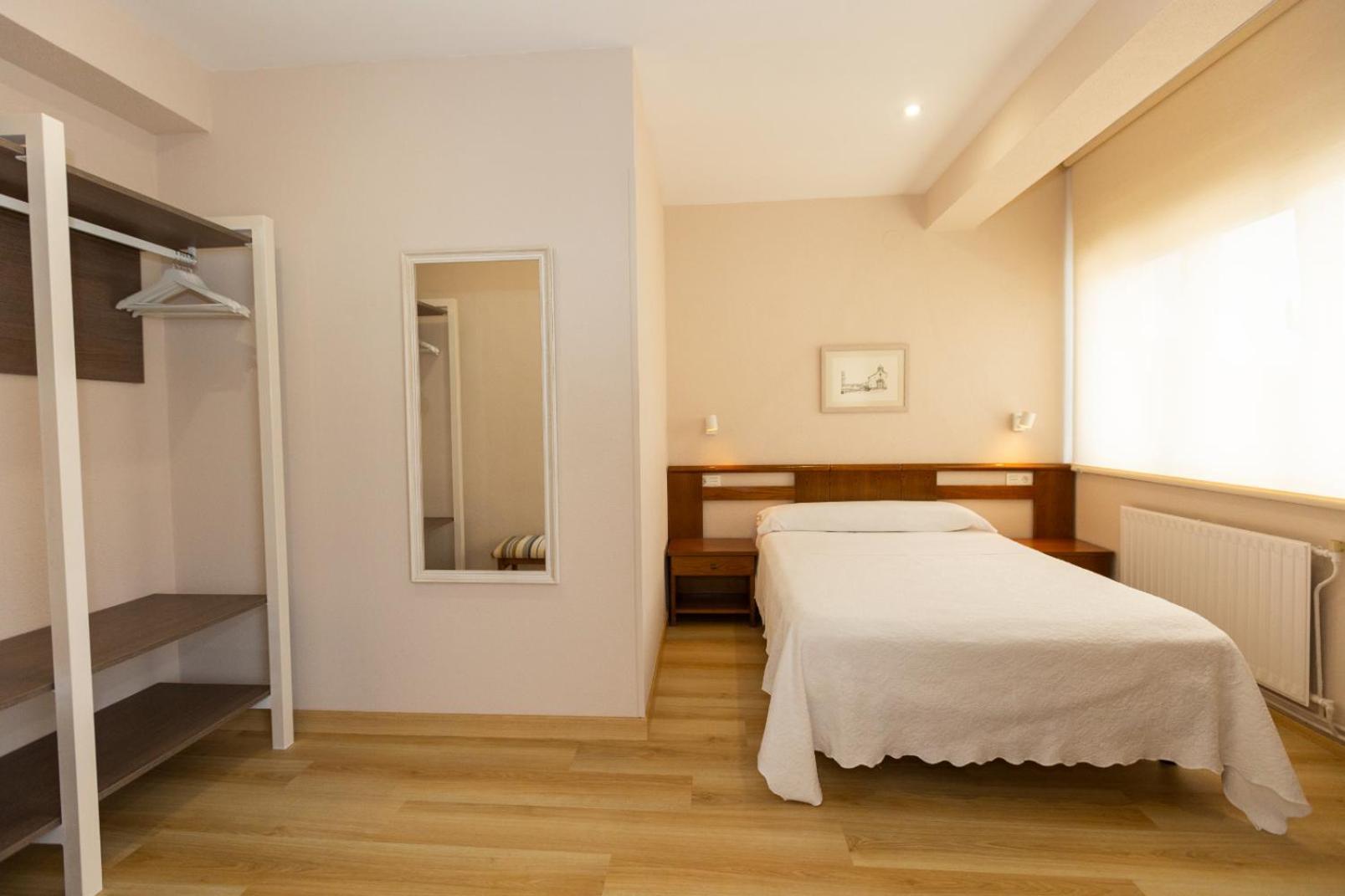 Hotel Ros Mary Ribadeo Buitenkant foto